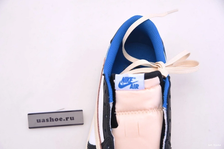 Jordan Scott Low Fragment Air DM7866-140 1 Travis 1023